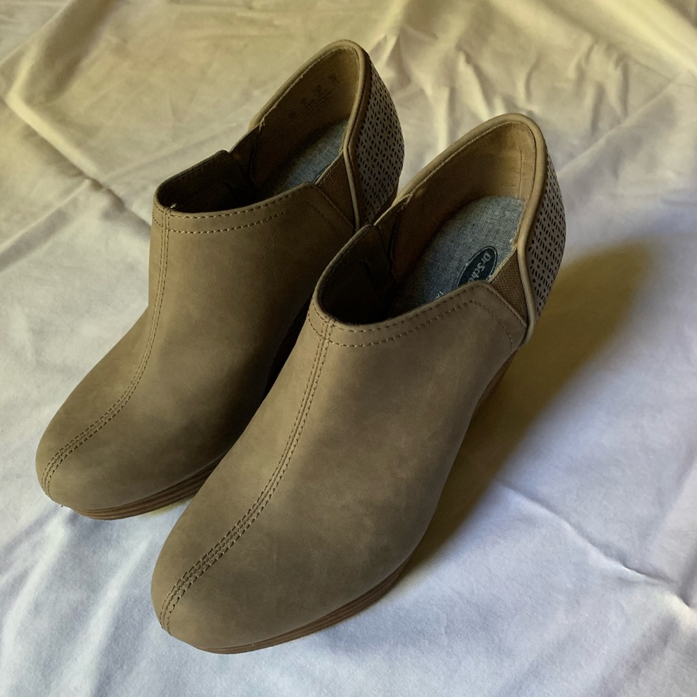 Dr. Scholl’s Taupe Corrina Harlow Booties